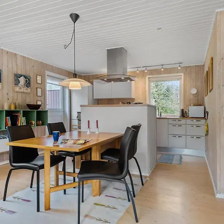 Nyaraló Cozy In With Sauna *